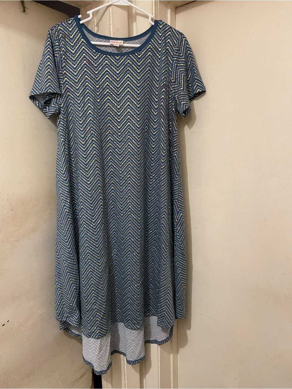 LuLaRoe Blue Chevron Hi-Low Swing Size Large